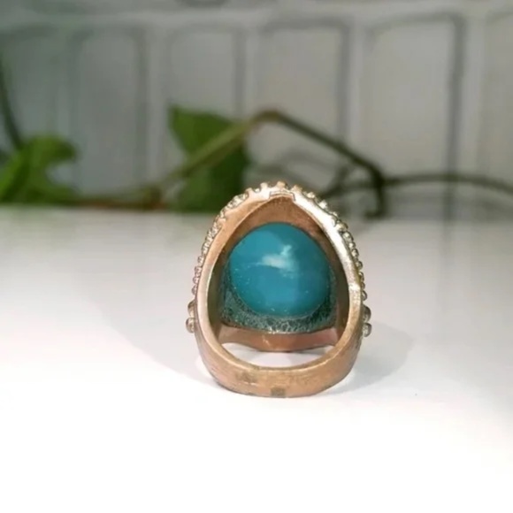 Vintage Ring with Large Faux Stone - Picture 4 of 9